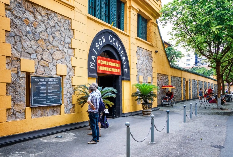 Hanoi_Hoa Lo Prison Relic_6.jpg